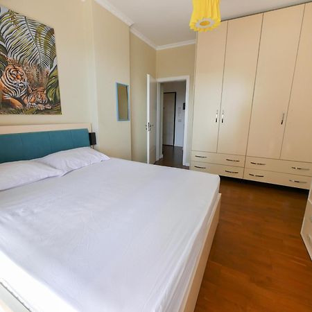 Seaview Apartment Vlorë Extérieur photo